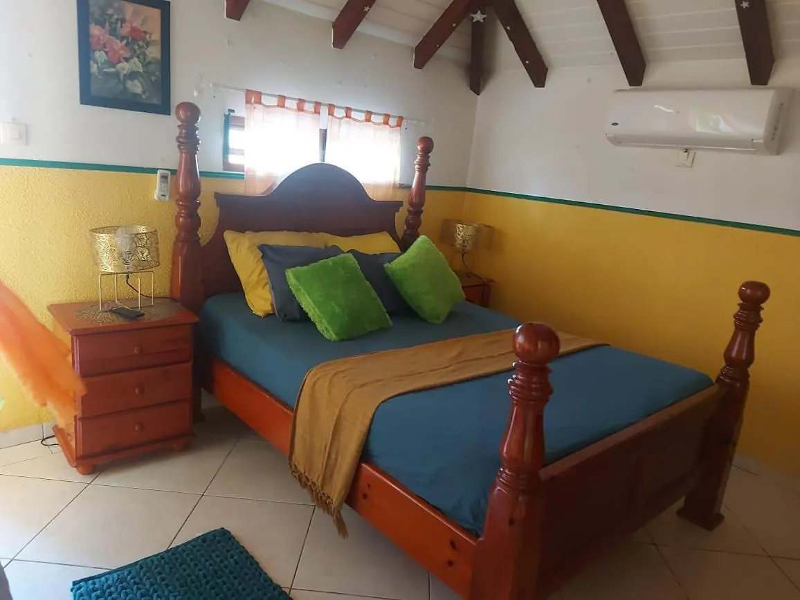 Apartment Appartement Les Hibiscus Grand-Bourg