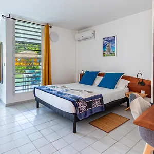 Le Kawan Nid, Marie-galante Avec Climatisation, Wifi , A Proximite D'une Et D'une Piscine Privee Grand-Bourg (Marie Galante)